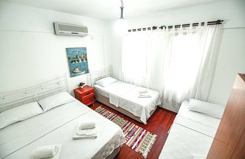 Bozcaada Hotel | Berrak Bağ Evi