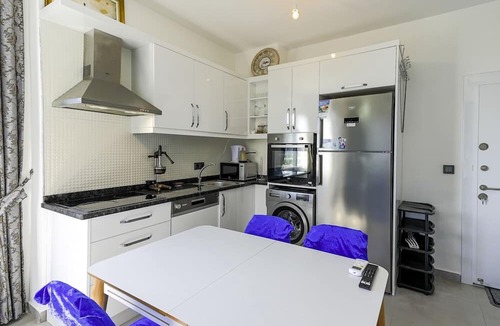 Seki Apartment | Residence w Balcony and Shared Pool 7 min to Coast