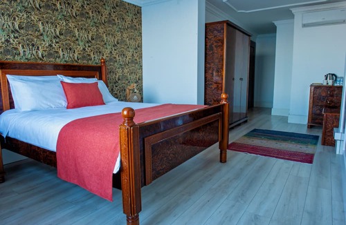 Narlidere Hotel | Black Lotus İzmir