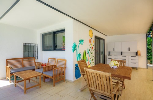 Gundogan House | BEN Houses Family