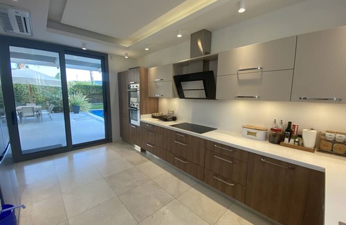 Cesme Villa | Luxurious Villa in Mamurbaba - Privatepool - 800sqm Garden - 5min from Beach!