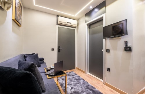 Besiktas Hotel | Wind Suit