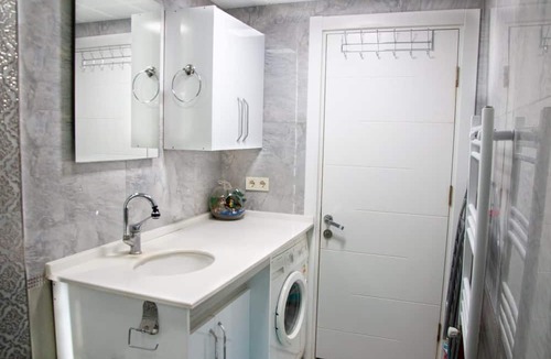 Karsiyaka Apartment | Lovely and Comfy Flat near Sea in Karsiyaka Izmir
