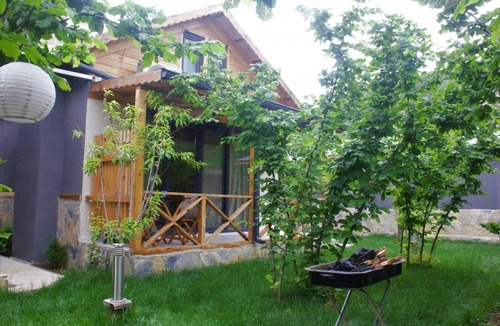 Sile Apartment | Mesmerizing Tiny House On Riverside in Agva