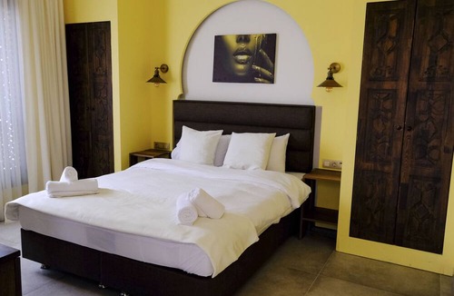 Ozdere Hotel | Wind of Alacati +12
