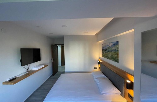 Cinarcik Hotel | Royalova Hotel
