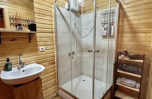 Cayeli Ski Chalet | Deniz ve Doğa Manzaralı Büyük Ahşap ev