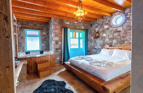Ayvalik Hotel | Tetka Konuk Evi