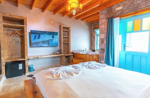 Ayvalik Hotel | Tetka Konuk Evi