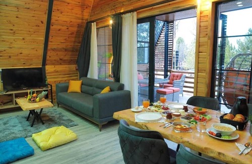 Sıcak Cermik Ski Chalet | SIVAS CAMLICA TERMAL BUNGALOW