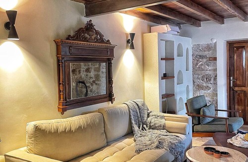 Ayvalik City Center House | Cheerful, Greek rooted Ayvalık townhouse