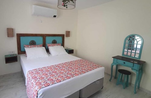 Sigacık Hotel | Kakule Pansiyon & Cafe