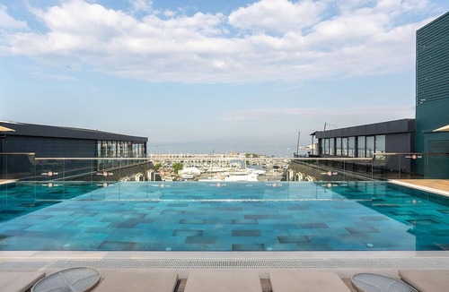 Fenerbahce Hotel | Wyndham Grand Istanbul Kalamis Marina Hotel