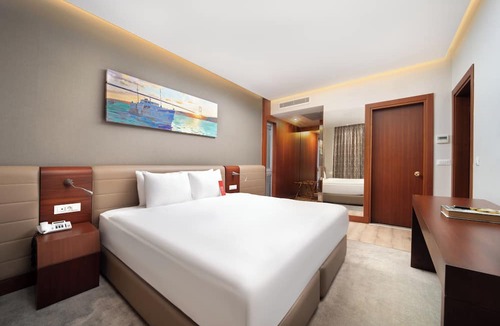 Bakırkoy Hotel | Ramada Plaza by Wyndham Istanbul Atakoy