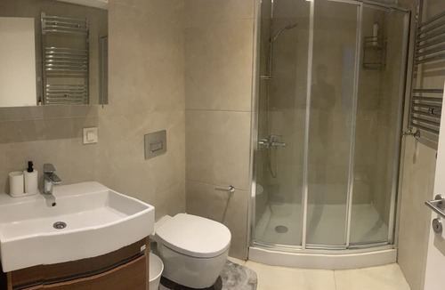 Zeytinburnu Apartment | Comfortable and near