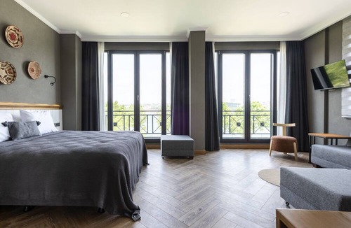 Istanbul City Center Hotel | Istanbul Old City Colorful Houses Balat PETRION Hotel