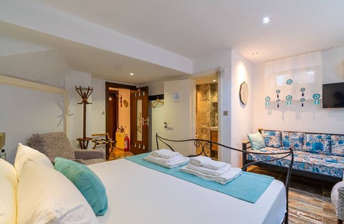 Bozcaada Hotel | Bertiz Mignon
