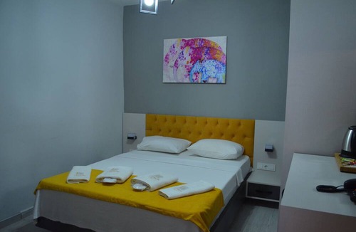 Guzelbahce Hotel | Lizbon Hotel