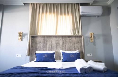 Bayraklı Hotel | Otelizm