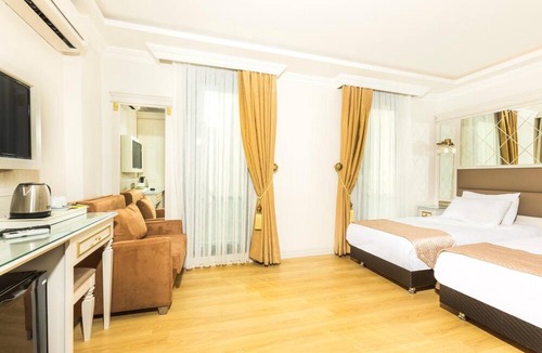 Emin Sinan Hotel | City Hall Hotel