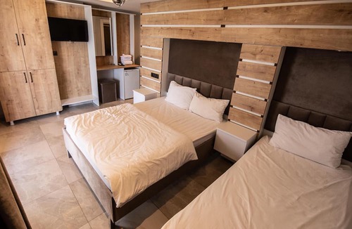 Artikli Hotel | Mose Restoran Motel Beach