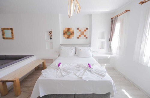 Sigacık Hotel | White Orange