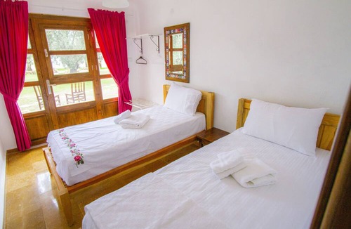 Zeytinli Hotel | Yiva Kazdaglari