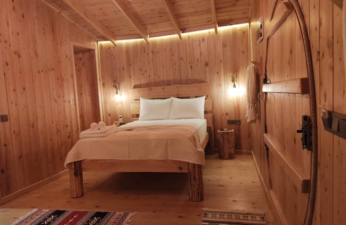 Olympos Hotel | Hobbitton Village