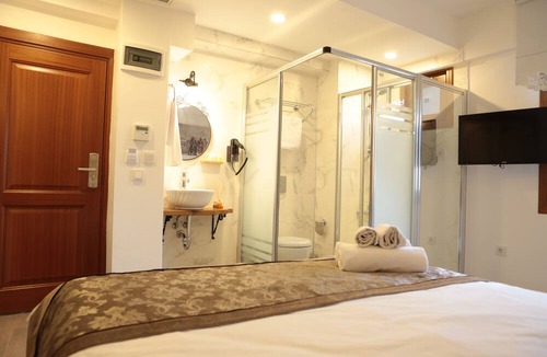 Gumussuyu Mahallesi Apartment | Oriella Hotel is located in Taksim area in the center of istanbul ,clean ,calm.
