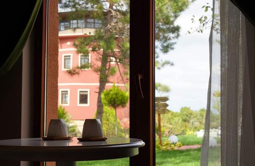 Arnavutkoy District Hotel | Kule Hotel Airport Istanbul