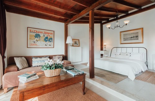 Orhangazi Hotel | The Lake House