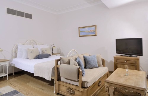 Cesme Hotel | Cesme Marina Konukevi