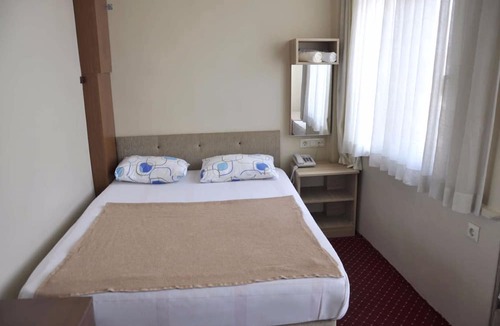 Izmit Hotel | Otel Sinal
