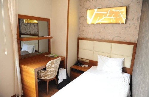 Izmit Hotel | Izmit Saray Hotel