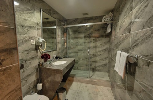 Ust Bostanci Hotel | The Green Park Bostancı