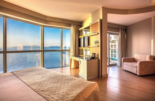 Kusadasi City Centre Hotel | Charisma De Luxe Hotel