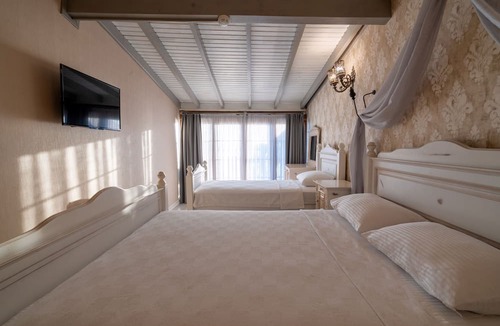 Altınova Hotel | Ra Otel