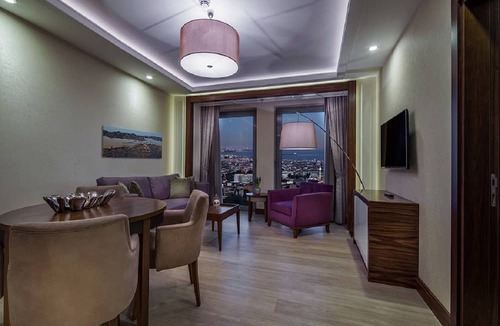 Zeytinburnu Hotel | DoubleTree by Hilton Istanbul Topkapi