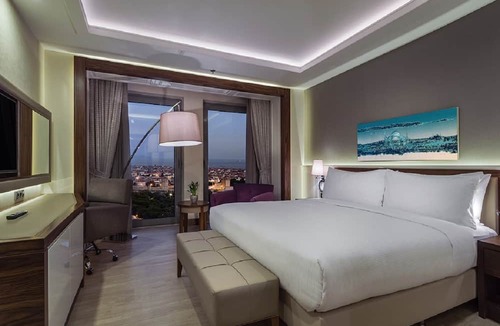 Zeytinburnu Hotel | DoubleTree by Hilton Istanbul Topkapi