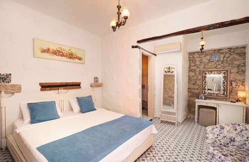 Tokoglu Hotel | Alacati Eski Ev Hotel