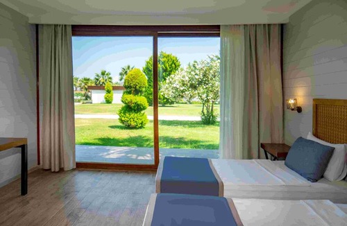 Kusadasi Hotel | RİSUS RESORT HOTEL KUŞADASI
