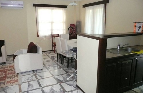 Icmeler City Center Villa | White Villa