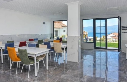 Burhaniye Hotel | Erpey Ferah Apart Otel