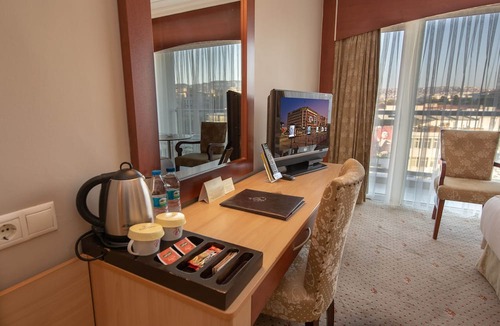 Alsancak Hotel | Izmir Palas Otel