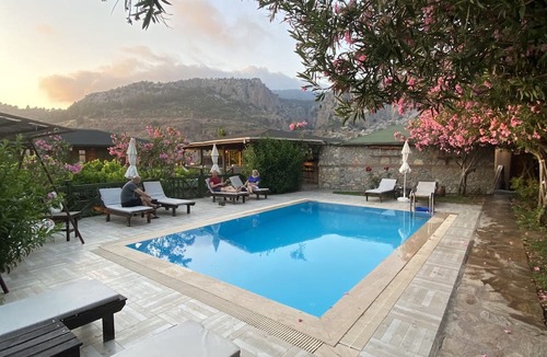 Uzunyurt Hotel | Montenegro Motel