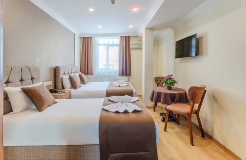 Asmali Mescit Hotel | Silviya