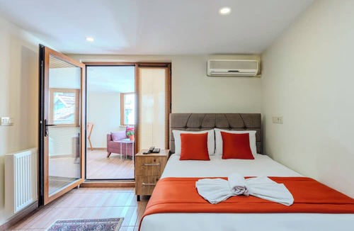 Asmali Mescit Hotel | Silviya