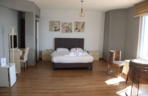 Cinarcik Hotel | Grand Koru Otel Beach