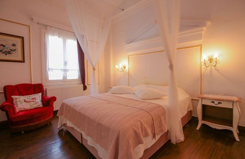 Ayvalik Hotel | Moshinos Otel
