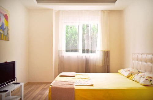 Sarsu Mahallesi Apartment | Spacious 1 bedroom with pool and mountain view